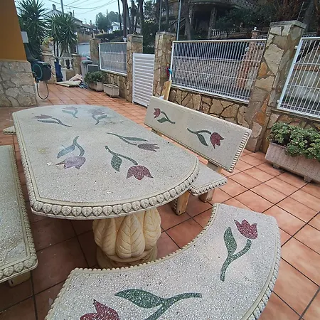 Vip Poolsuite 卡拉费尔