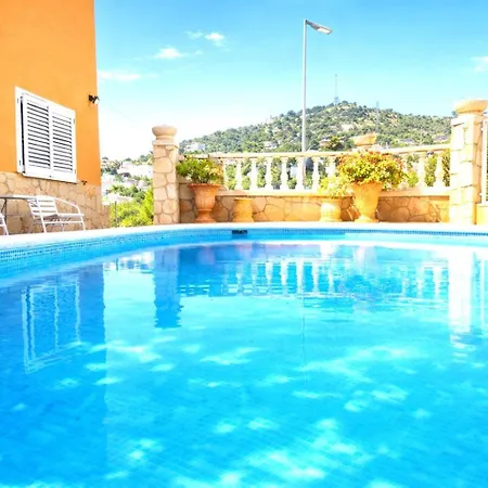 Vip Private Poolsuite *
